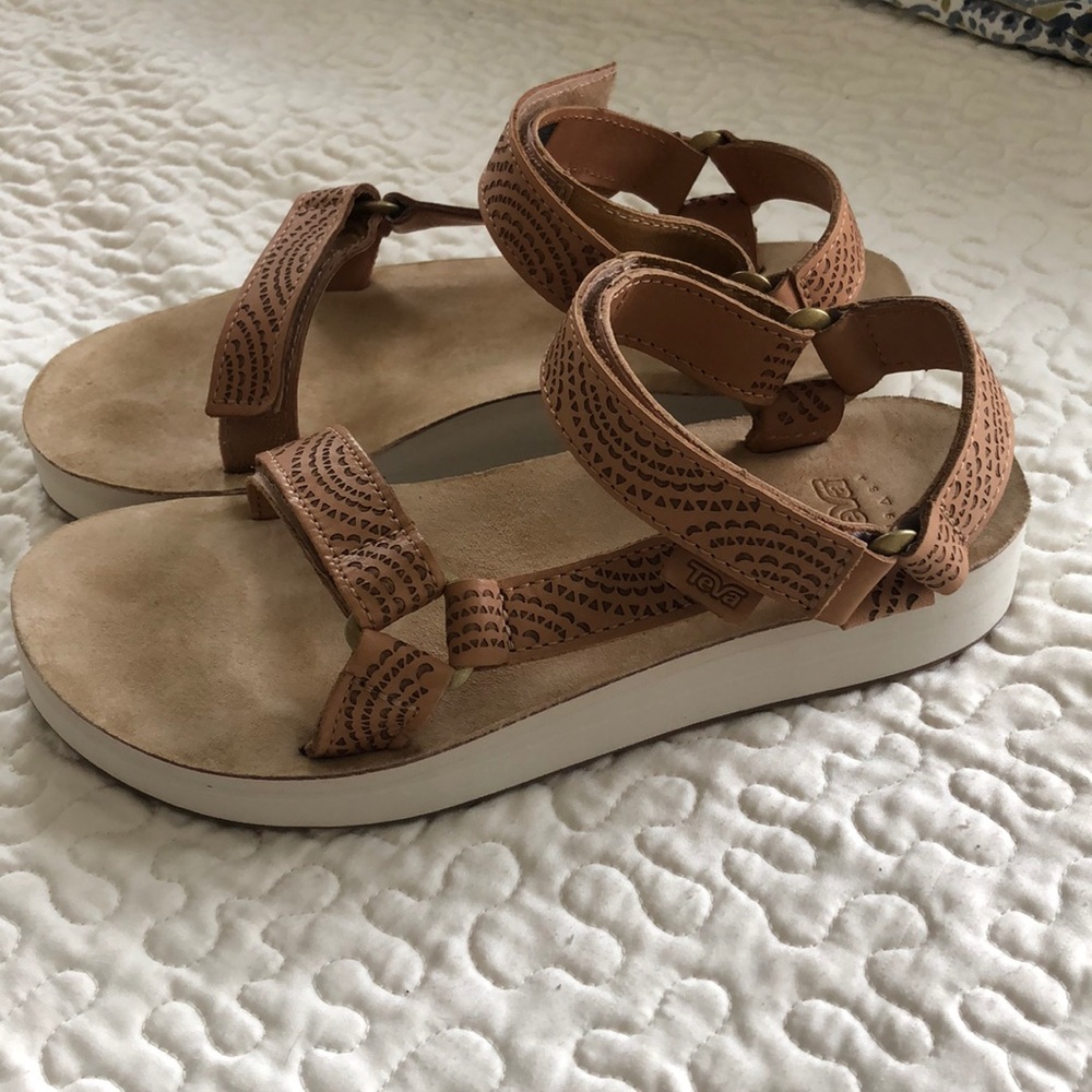 New teva midform sandals
